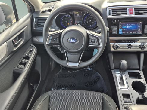 Used 2019 Subaru Outback 2.5i AWD/4WD image 11