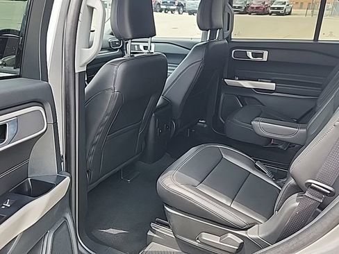 Used 2024 Ford Explorer XLT w/ Equipment Group 202A AWD/4WD image 13