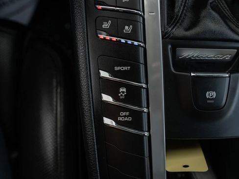 Used 2020 Porsche Macan S image 35