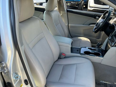 Used 2012 Toyota Camry XLE w/ Leather Pkg FWD image 21