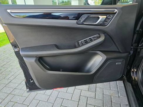 Used 2020 Porsche Macan AWD/4WD image 21