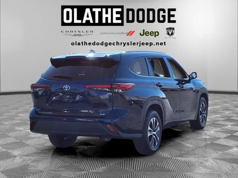 Used 2022 Toyota Highlander XLE FWD image 31