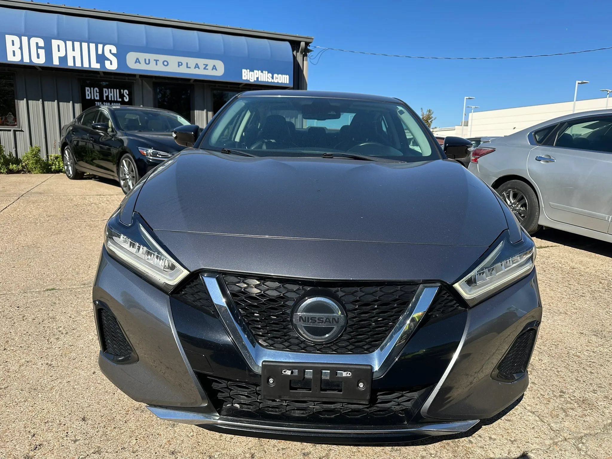 Used 2021 Nissan Maxima 3.5 SV w/ Floor Mat Group FWD image 2