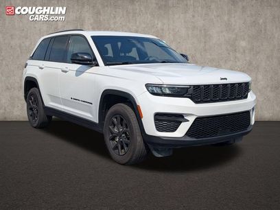 Used 2025 Jeep Grand Cherokee Altitude