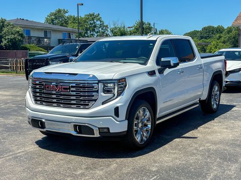 Used 2025 GMC Sierra 1500 Denali w/ Denali Reserve Package AWD/4WD image 5
