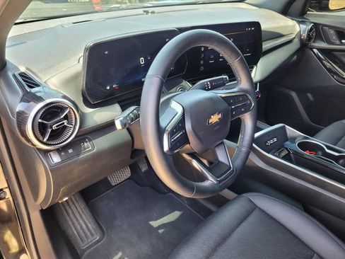 Used 2025 Chevrolet Equinox LT w/ Convenience Package II FWD image 30
