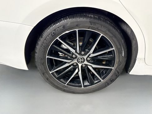 Used 2024 Toyota Camry SE w/ Convenience Package FWD image 33