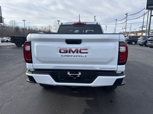 New 2026 GMC Canyon Denali image 4