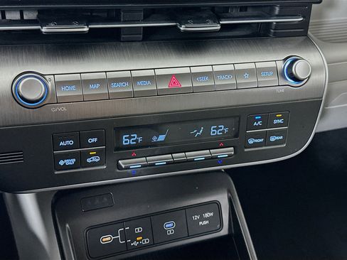 Used 2024 Hyundai Kona SEL image 23