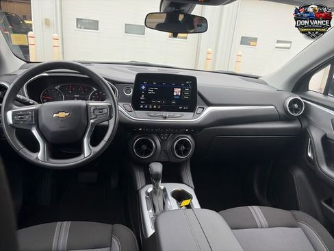 Used 2025 Chevrolet Blazer LT AWD/4WD image 13