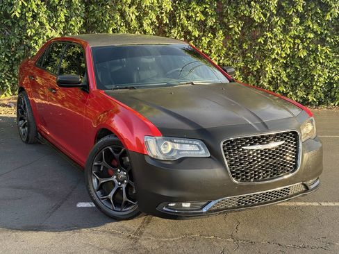 Used 2019 Chrysler 300 S RWD image 2