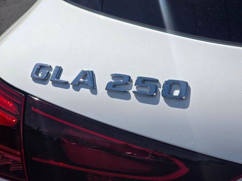 Used 2026 Mercedes-Benz GLA 250 4MATIC image 32
