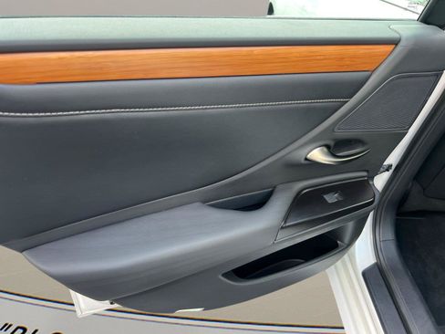 Used 2019 Lexus ES 350 w/ Accessory Package 2 FWD image 22