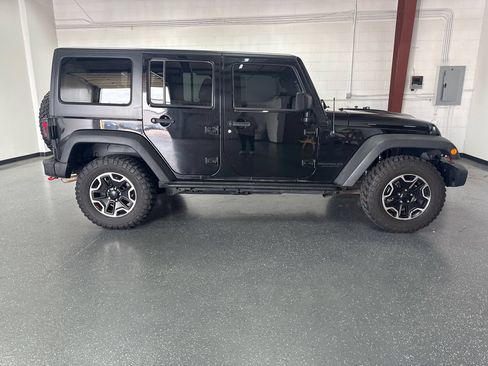 Used 2014 Jeep Wrangler Unlimited Rubicon AWD/4WD image 3
