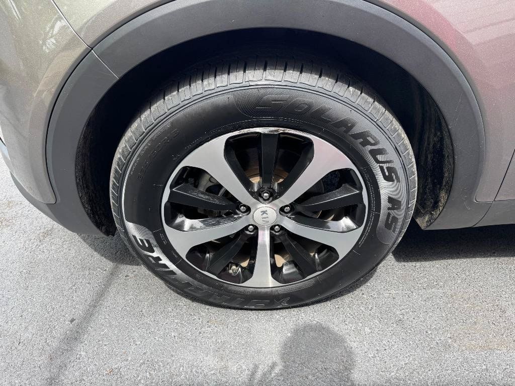 Used 2016 Kia Sorento EX FWD image 9