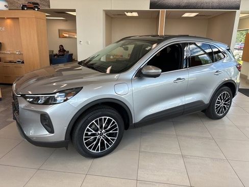 New 2024 Ford Escape SE w/ PHEV Premium Package image 2