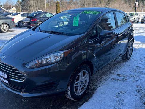 Used 2017 Ford Fiesta SE w/ Cold Weather Package image 4