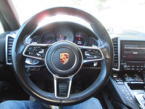 Used 2018 Porsche Cayenne S AWD/4WD image 11