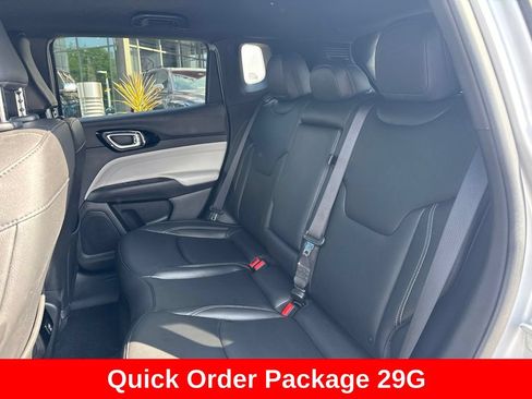 Used 2025 Jeep Compass Limited AWD/4WD image 15