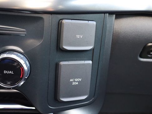 Used 2025 Ford F150 Raptor AWD/4WD image 38