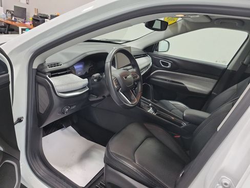 Used 2022 Jeep Compass Latitude AWD/4WD image 30