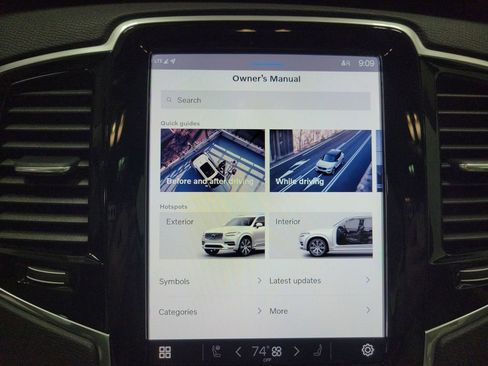 Used 2024 Volvo XC90 B6 Plus image 11