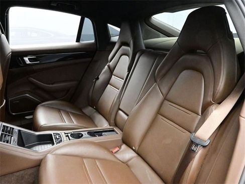 Used 2018 Porsche Panamera 4S image 13