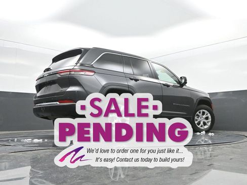 Used 2023 Jeep Grand Cherokee Limited image 36