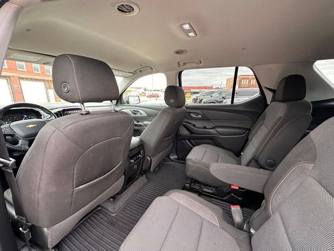 Used 2019 Chevrolet Traverse LT FWD image 17