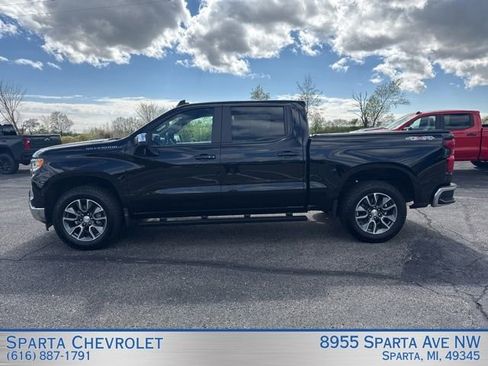 Used 2025 Chevrolet Silverado 1500 LT AWD/4WD image 6