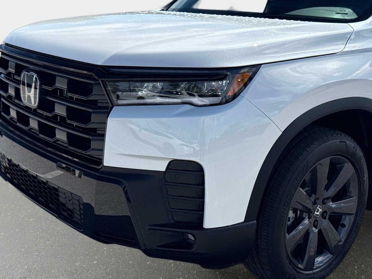 New 2026 Honda Pilot Sport image 9