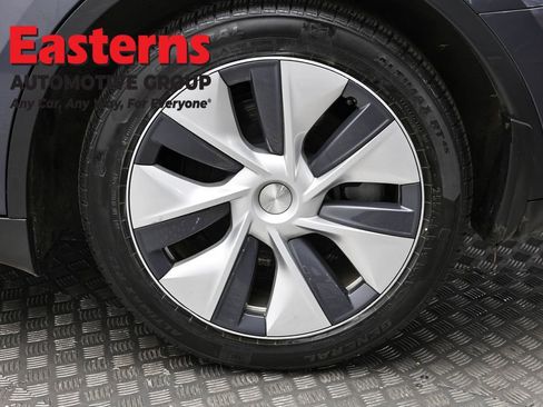 Used 2023 Tesla Model Y Long Range image 8