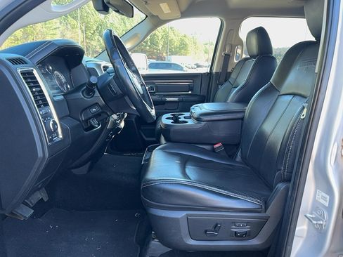 Used 2018 RAM 1500 Laramie image 13