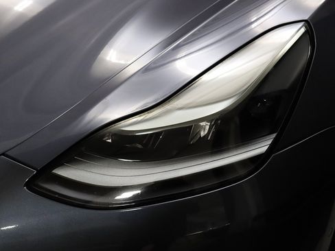 Used 2023 Tesla Model 3 Standard Range RWD image 4
