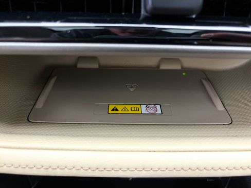 Used 2023 Toyota Highlander XLE FWD image 22