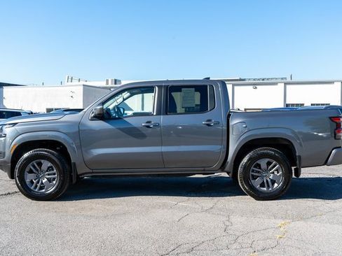 Certified 2025 Nissan Frontier SV image 9