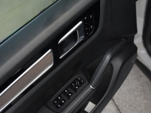 Certified 2021 Porsche Cayenne Coupe AWD/4WD image 14