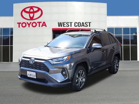 Used 2023 Toyota RAV4 XLE Premium image 1