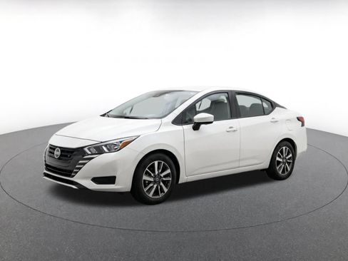 Used 2025 Nissan Versa SV FWD image 3