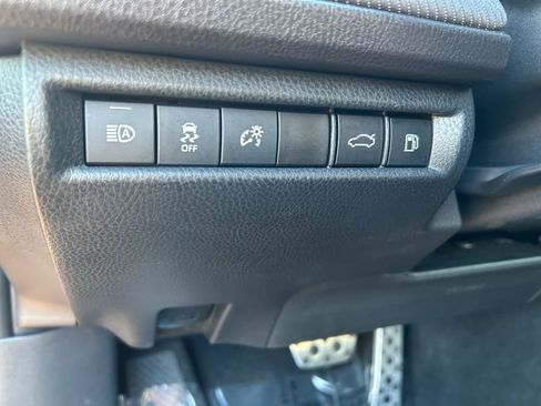 Used 2025 Toyota Camry SE image 21