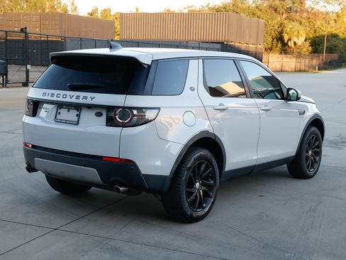 Used 2017 Land Rover Discovery Sport HSE image 11