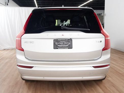 Used 2022 Volvo XC90 T6 Momentum w/ Advanced Package AWD/4WD image 4