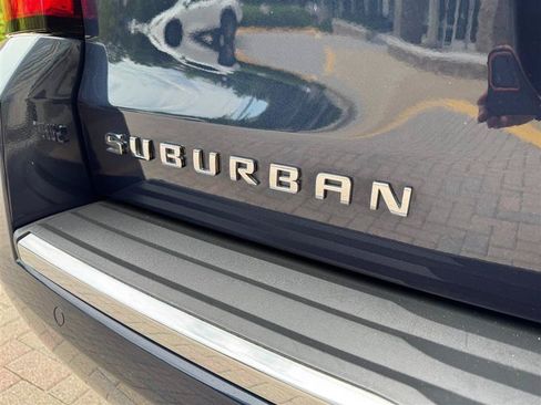 Used 2020 Chevrolet Suburban Premier AWD/4WD image 58