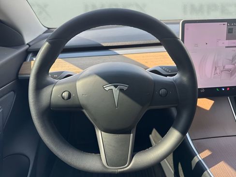 Used 2020 Tesla Model 3 Standard Range Plus image 14