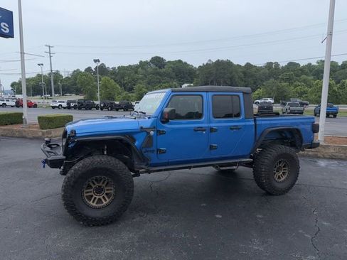 Used 2020 Jeep Gladiator Sport w/ Quick Order Package 24S AWD/4WD image 2