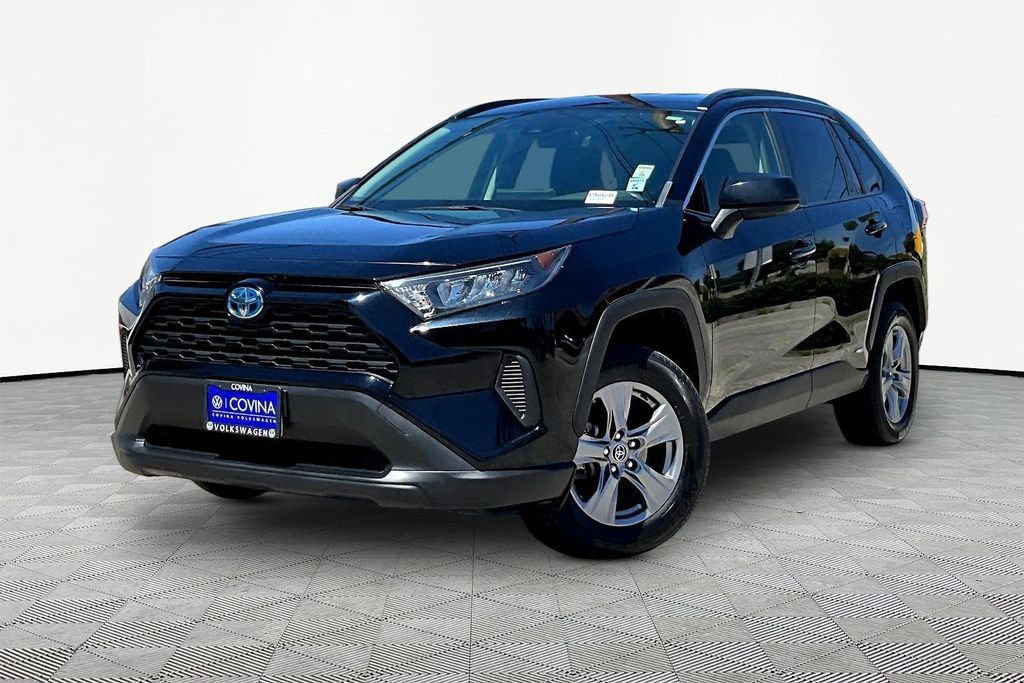 Used 2022 Toyota RAV4 LE AWD/4WD image 3