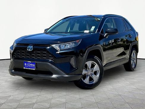 Used 2022 Toyota RAV4 LE AWD/4WD image 3