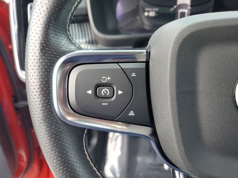 Used 2021 Volvo XC40 P8 Recharge w/ Advanced Package image 28