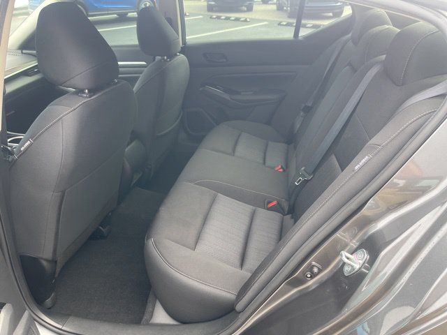 Used 2023 Nissan Altima 2.5 SV FWD image 12