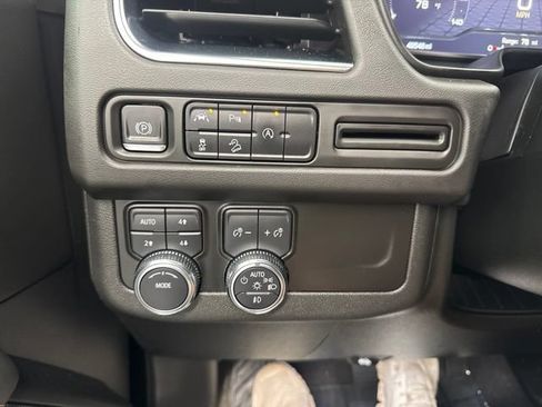 Used 2023 GMC Yukon AT4 AWD/4WD image 44